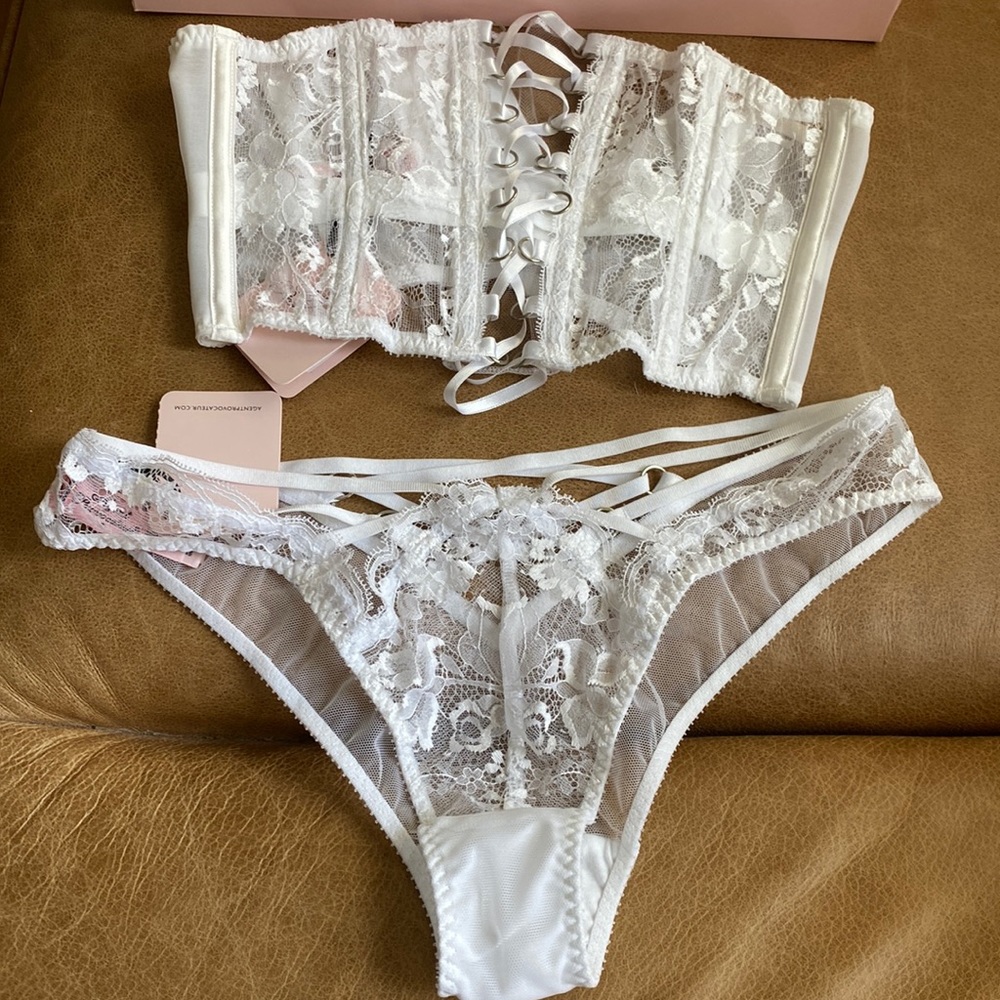 Agent provocateur waspie size 2.